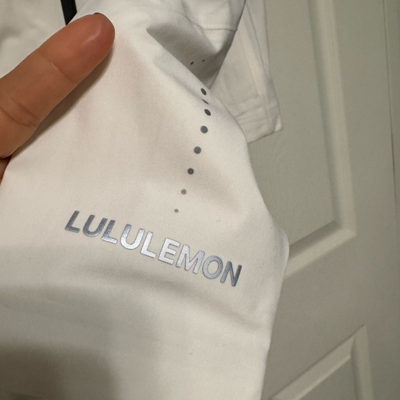 New - Lululemon Mist Over jacket - Picture 4 of 7